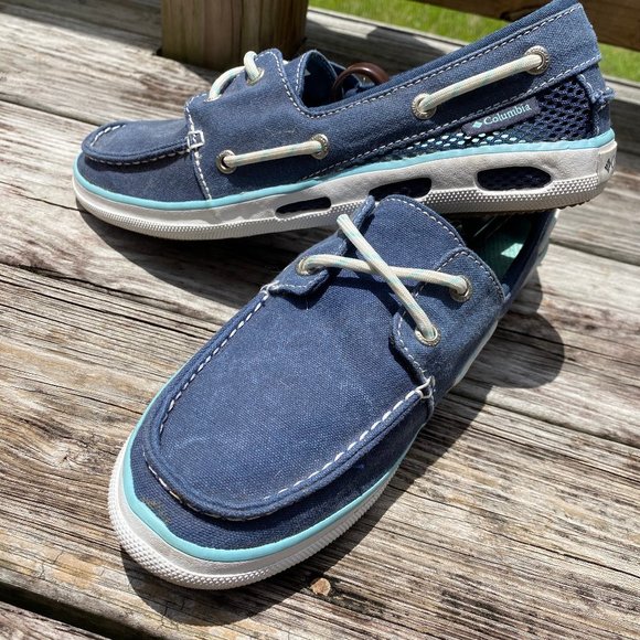 Columbia Waterproof deck shoe- NWOT blue & white